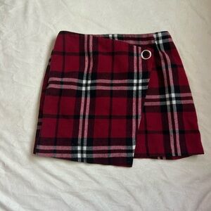 ♥️🌹red plaid skirt 🥀